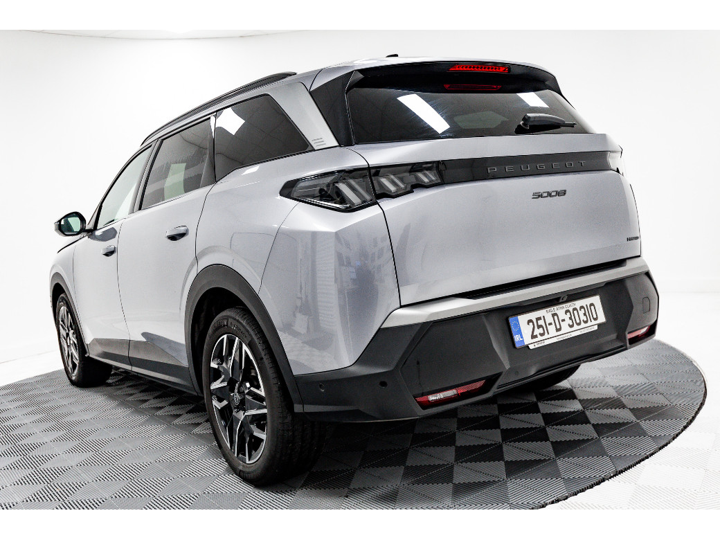 2025 Peugeot 5008