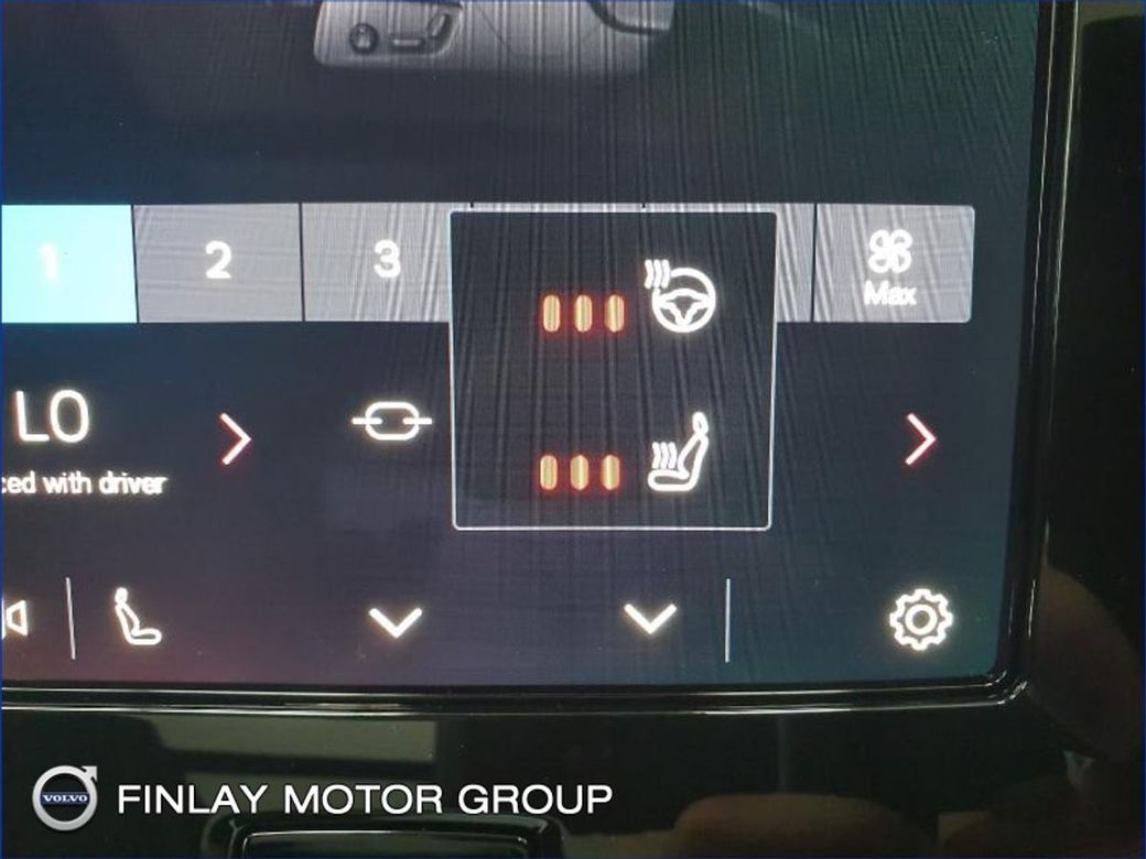 2025 Volvo Ex40