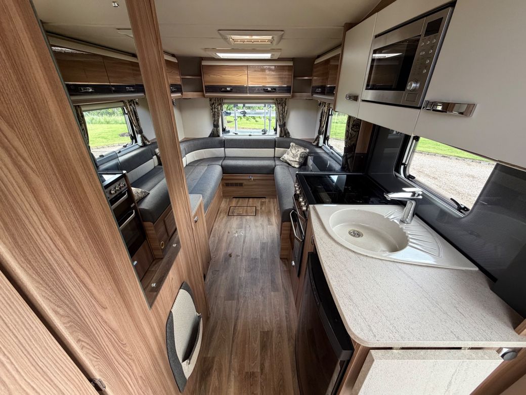 2016 BESSACARR 462 LOW PROFILE R.H.D 