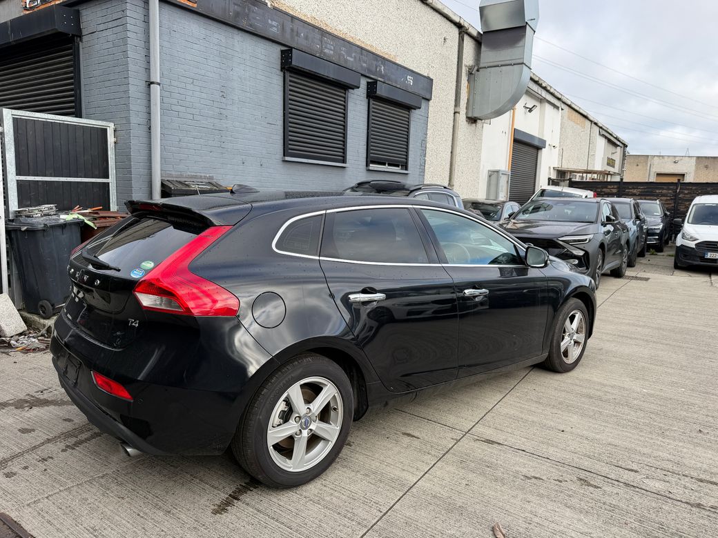 2014 Volvo V40