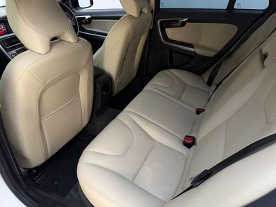2017 Volvo V60 Cross Country