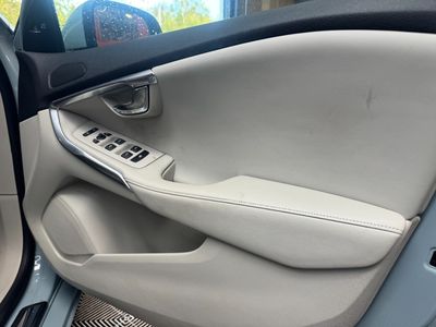 2018 Volvo V40