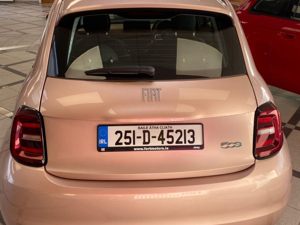 2025 Fiat 500e