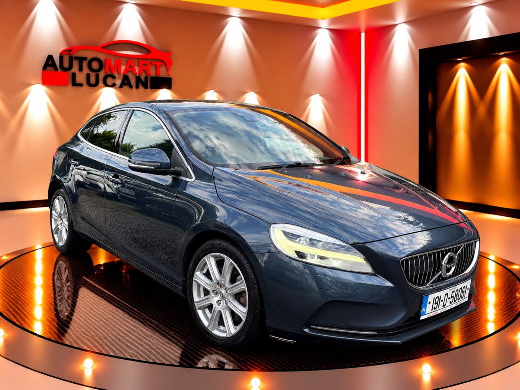 2019 Volvo V40