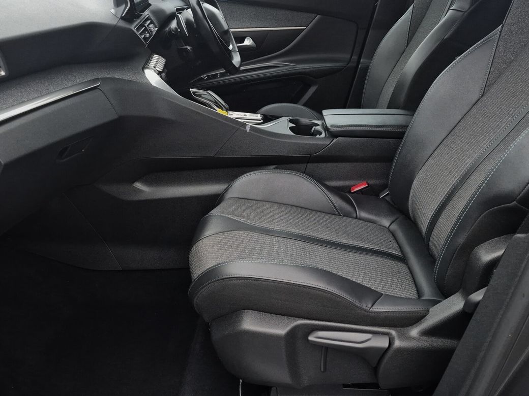 2023 Peugeot 5008