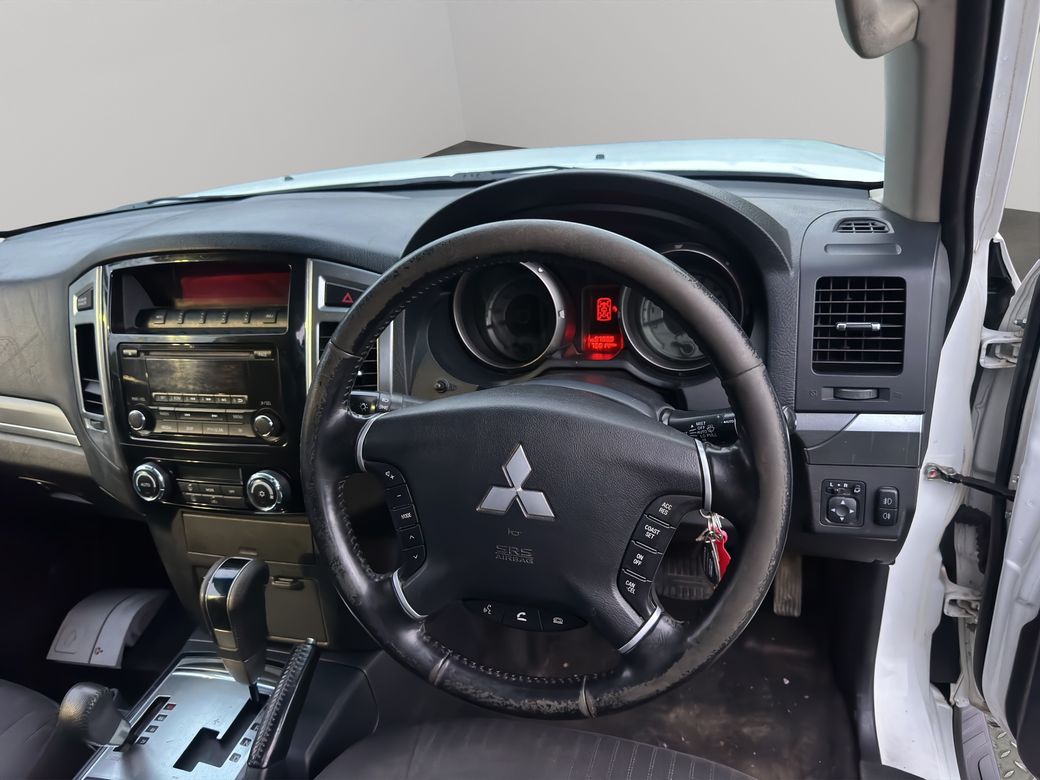 2016 Mitsubishi Shogun