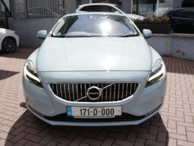 2017 Volvo V40