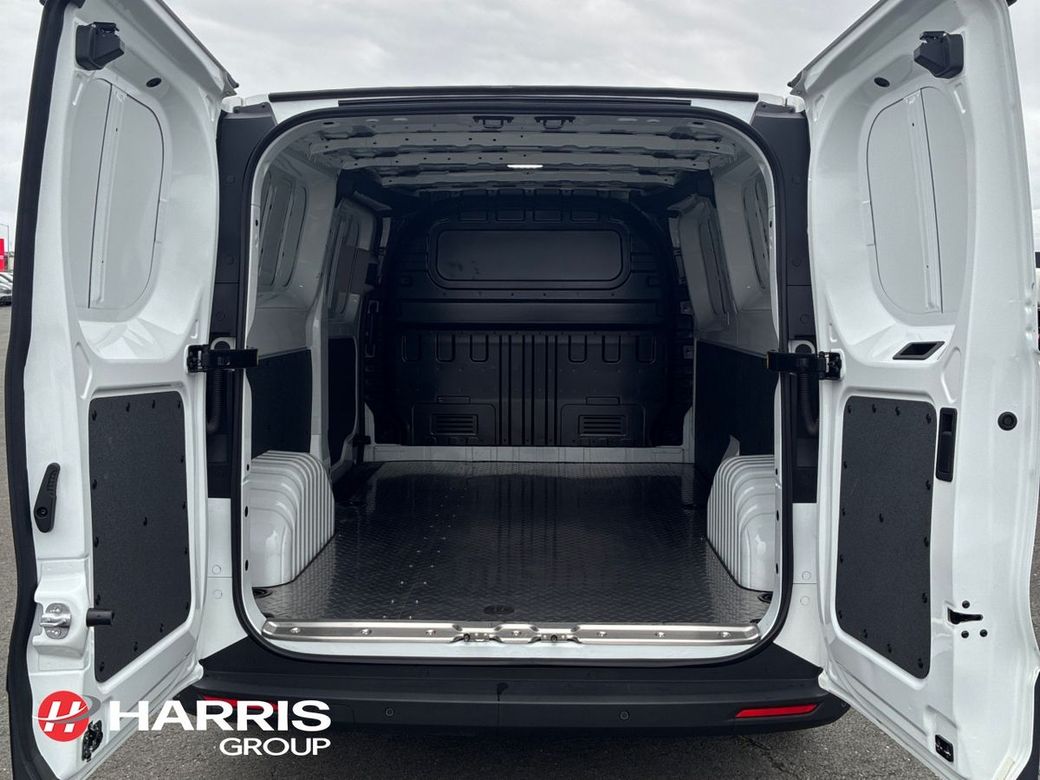 2025 White Maxus Deliver 7