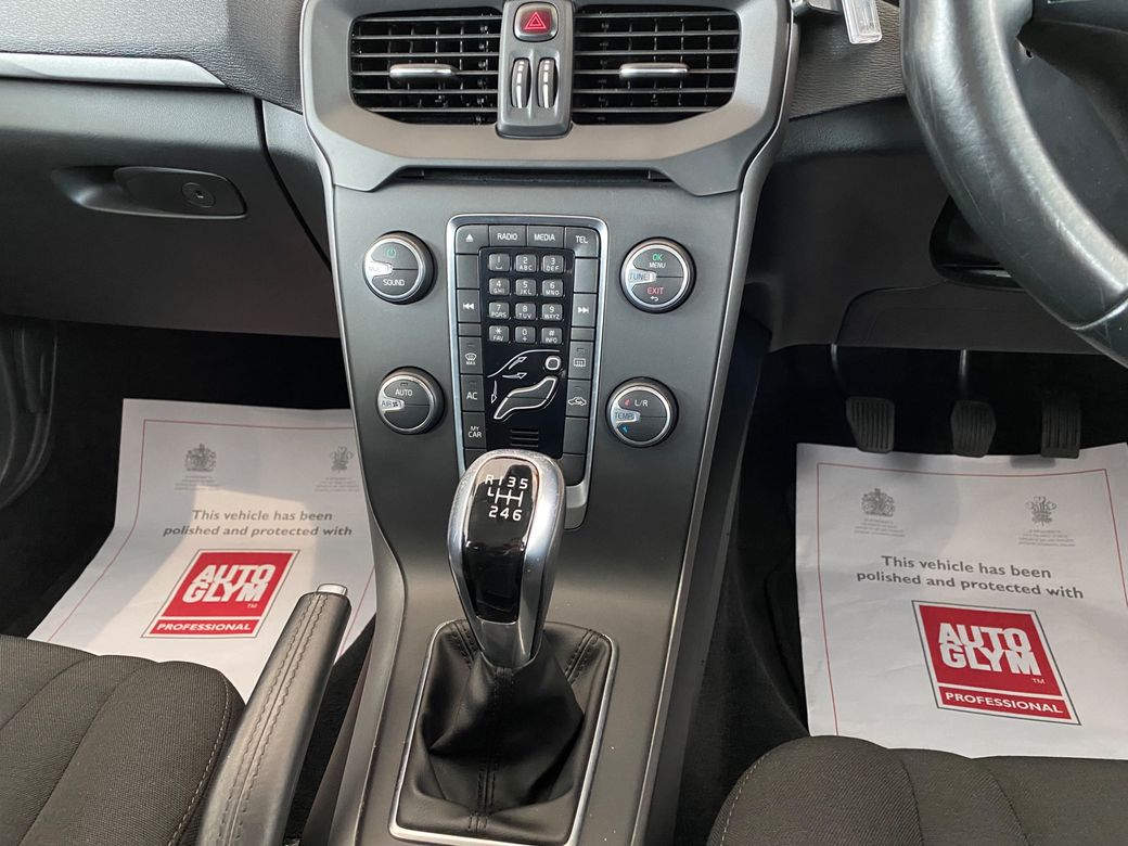 2015 Volvo V40