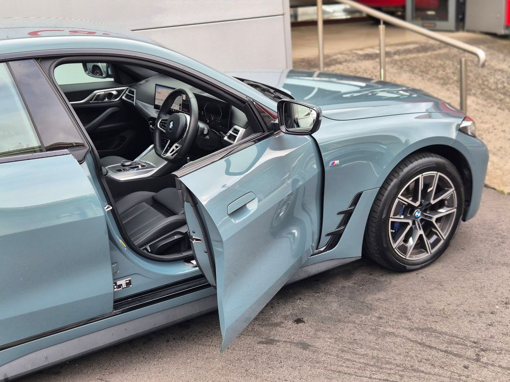 2025 BMW i4