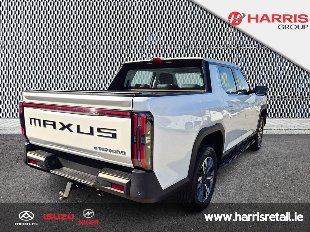 2026 White Maxus eTERRON 9