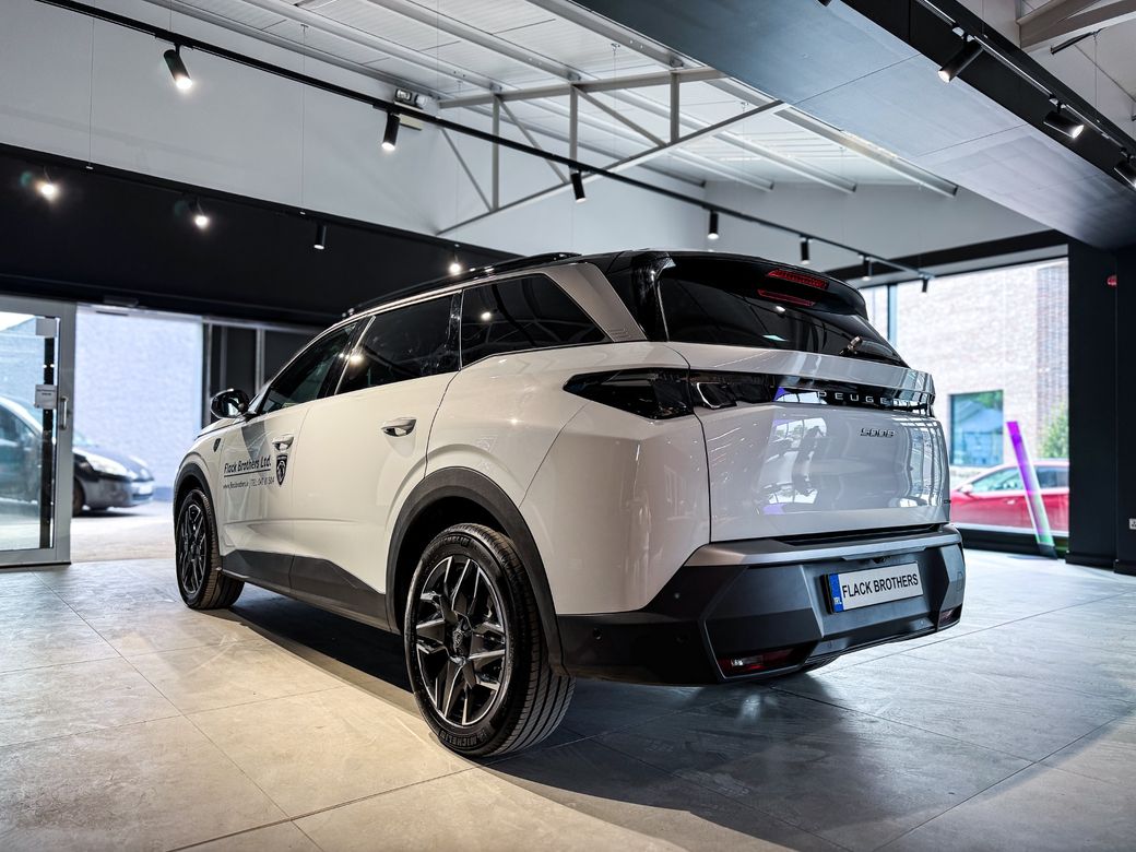 2025 Peugeot 5008