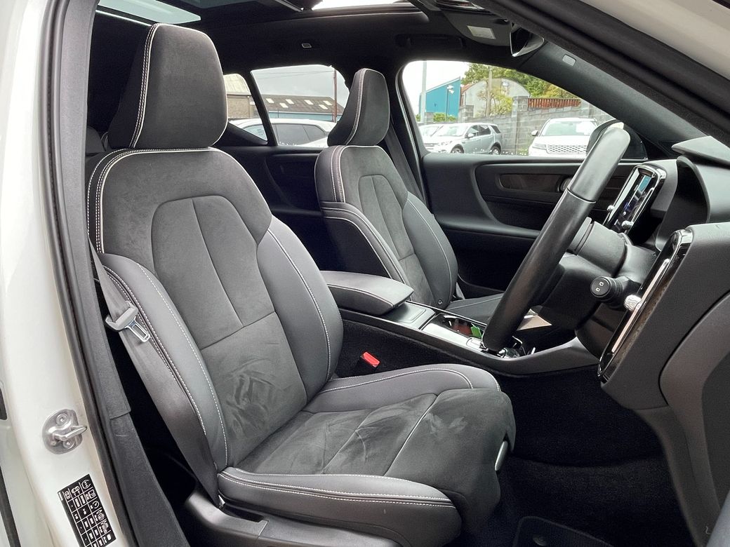 2022 Volvo XC40