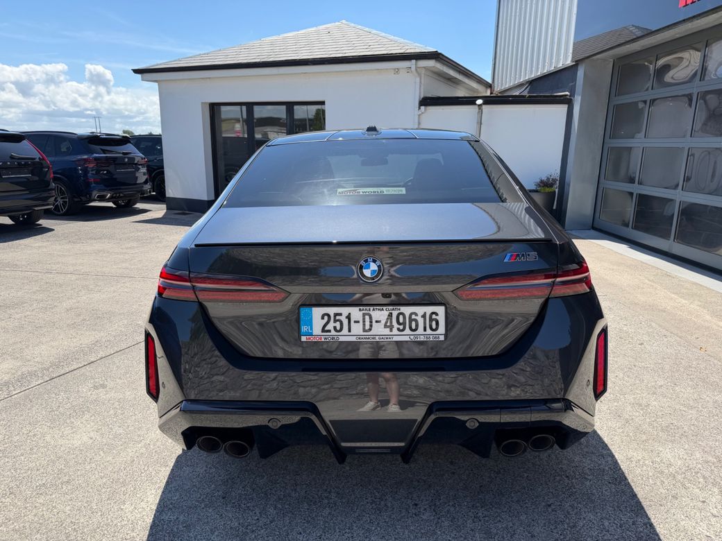 2025 BMW M5