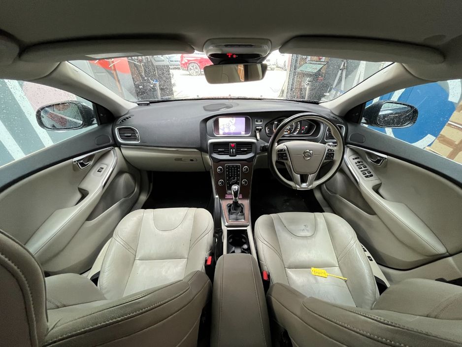 2019 Volvo V40