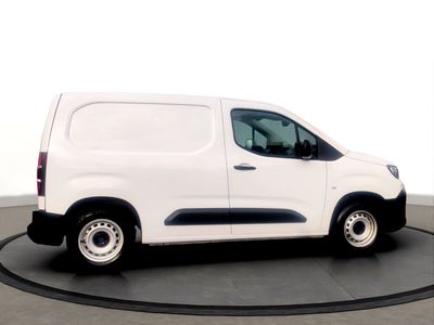 2025 Peugeot Partner