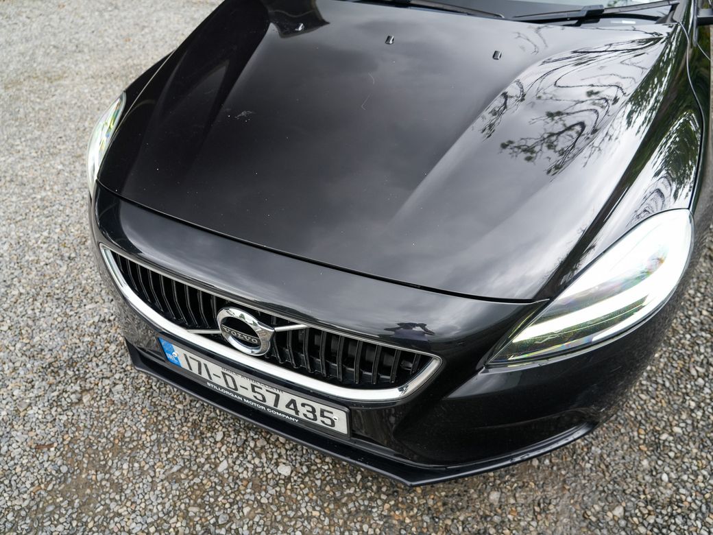 2017 Volvo V40