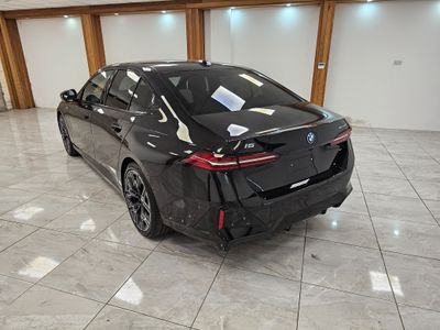 2025 BMW i5