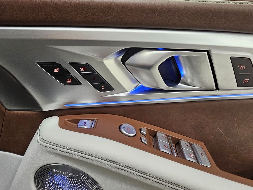 2025 BMW XM
