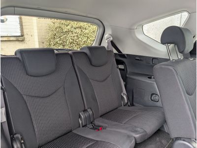 2019 Toyota Prius Alpha