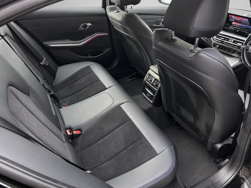 2024 BMW 330