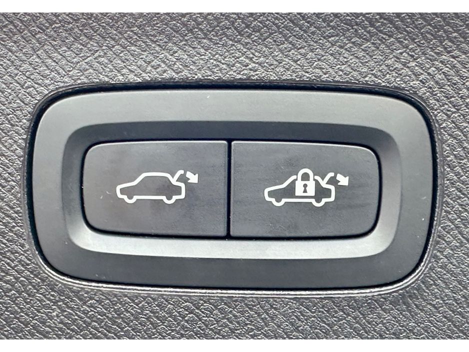 2023 Volvo XC90