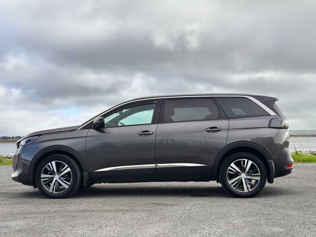 2024 Peugeot 5008