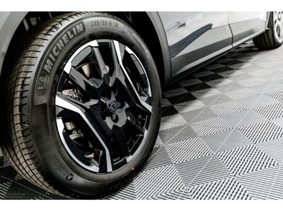 2025 Peugeot 5008