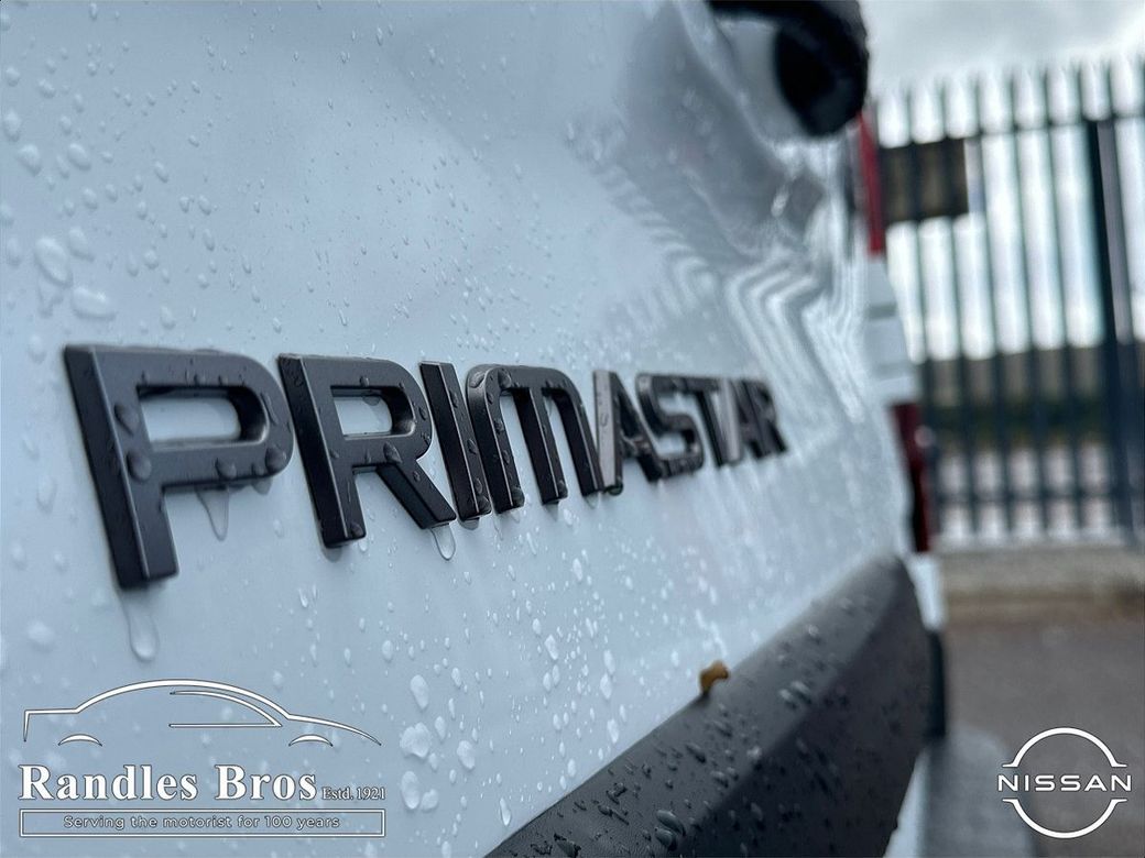 2025 Nissan Primastar