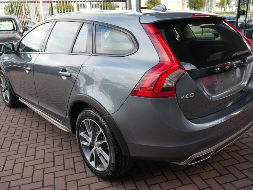 2018 Volvo V60 Cross Country