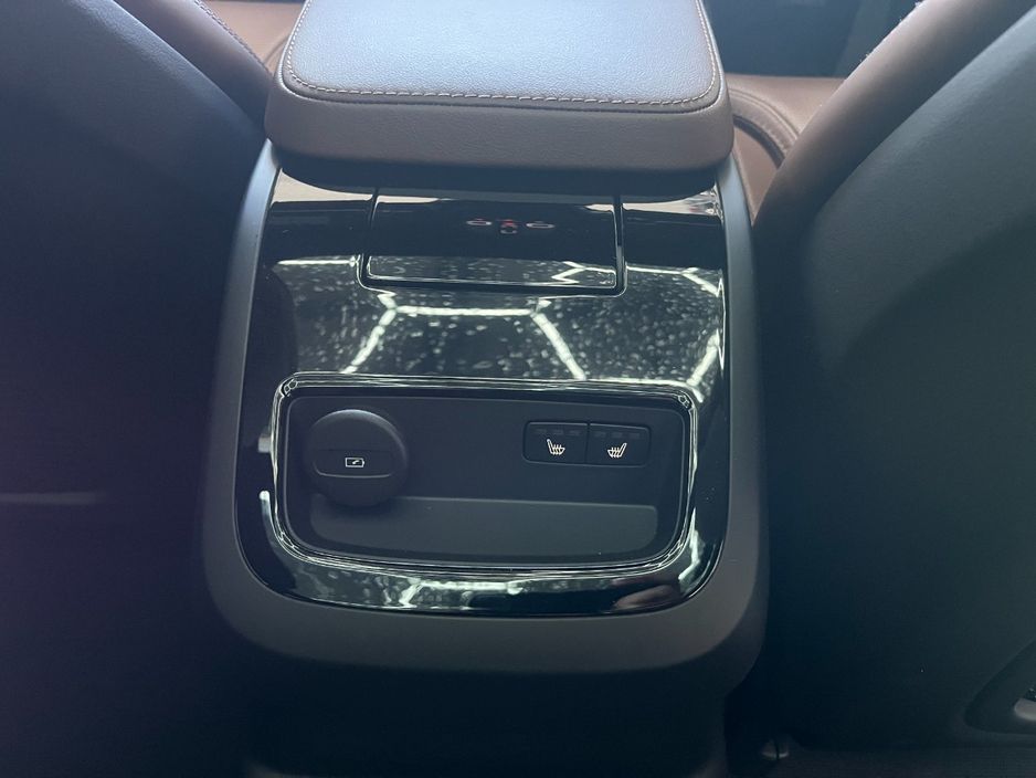 2025 Volvo V60