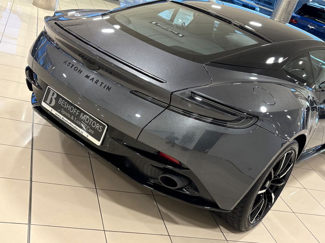 2022 Aston Martin DB11