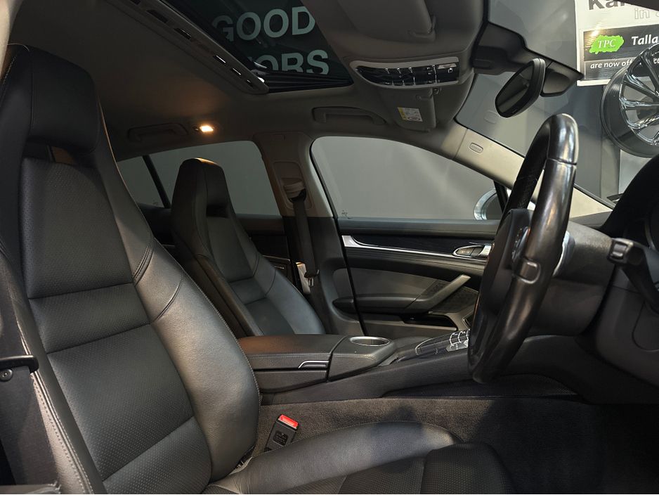2016 Porsche Panamera