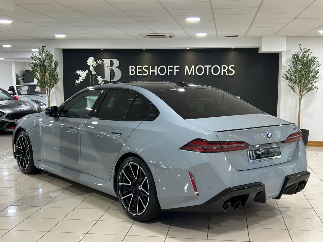 2025 BMW M5