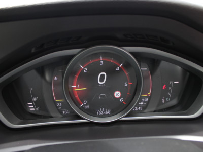 2020 Volvo V40