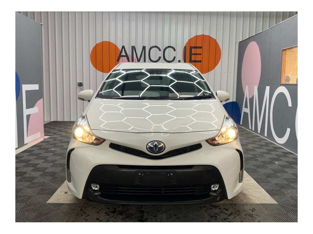 2018 Toyota Prius Alpha