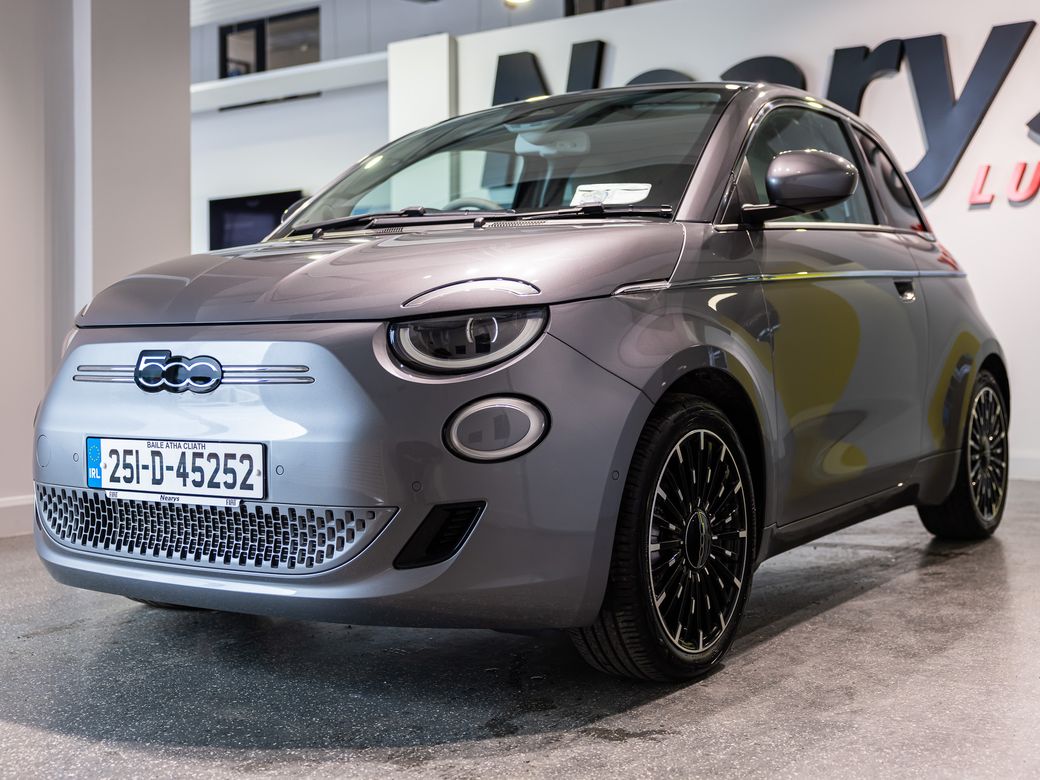 2025 Fiat 500e