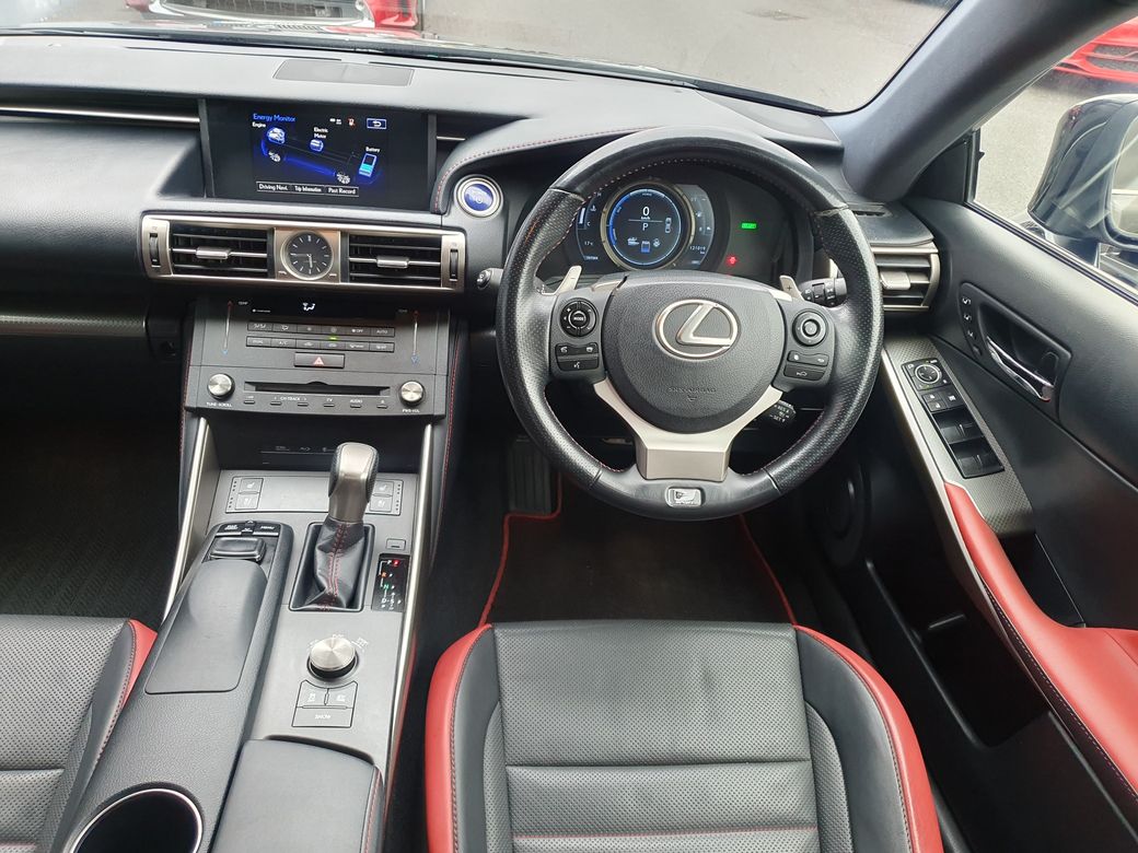 2015 Lexus IS 300h
