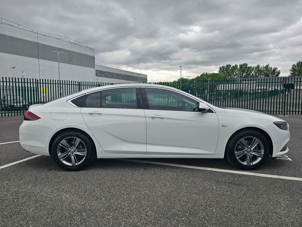 2020 Opel Insignia