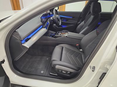 2025 BMW i5
