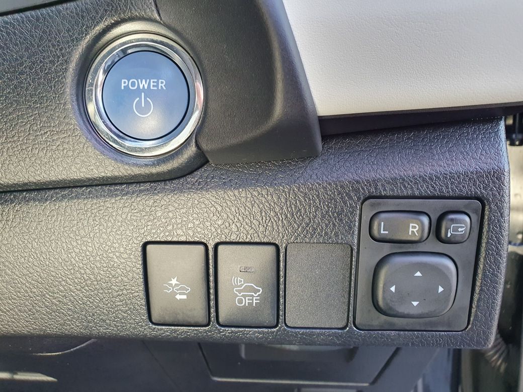 2017 Toyota Auris