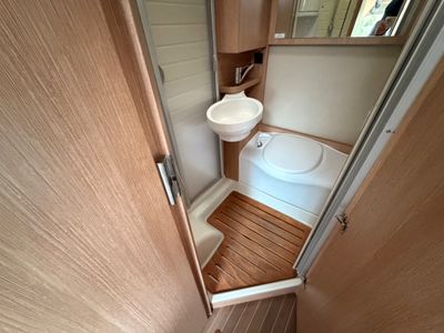 2017 SUNLIGHT T58 LOW PROFILE L.H.D