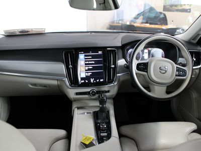 2020 Volvo V90