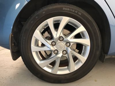 2016 Toyota Auris
