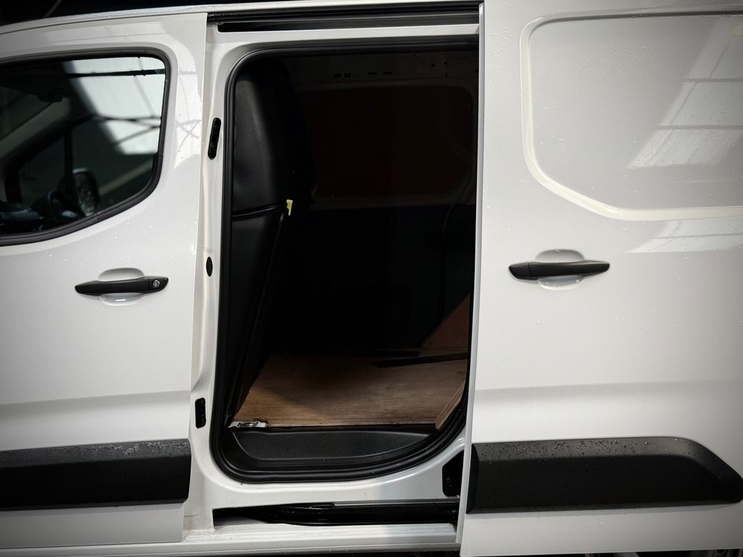 2023 Peugeot Partner