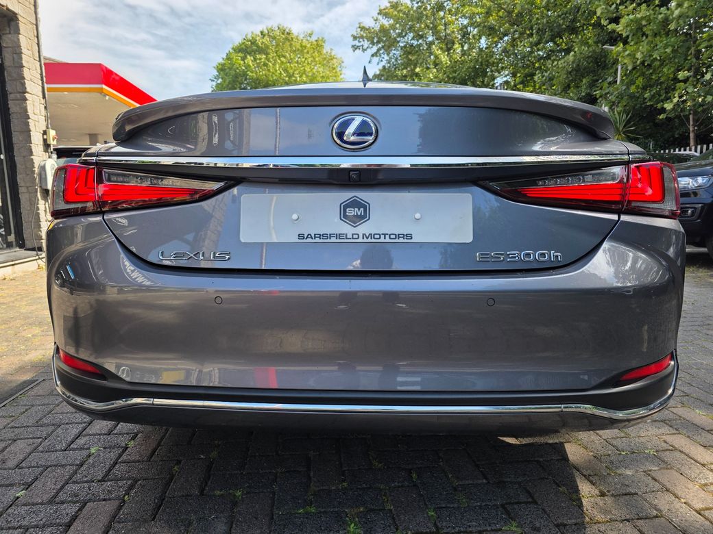 2021 Lexus ES 300h