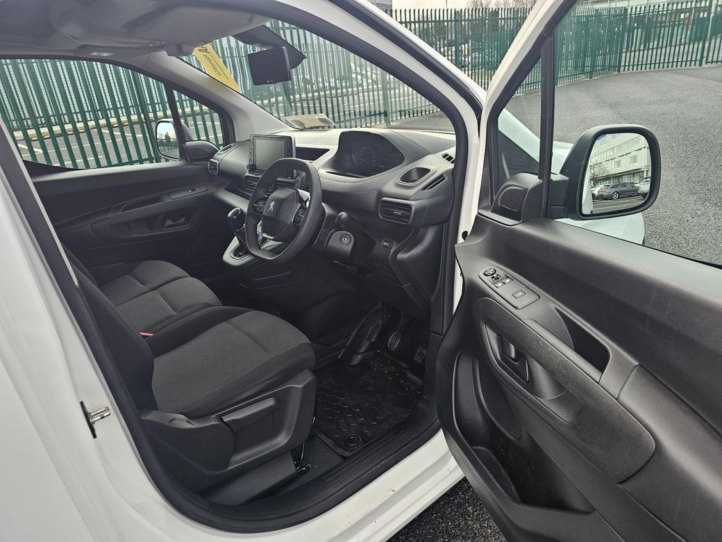 2021 Peugeot Partner