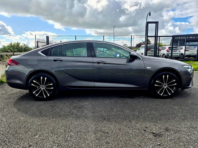 2022 Opel Insignia