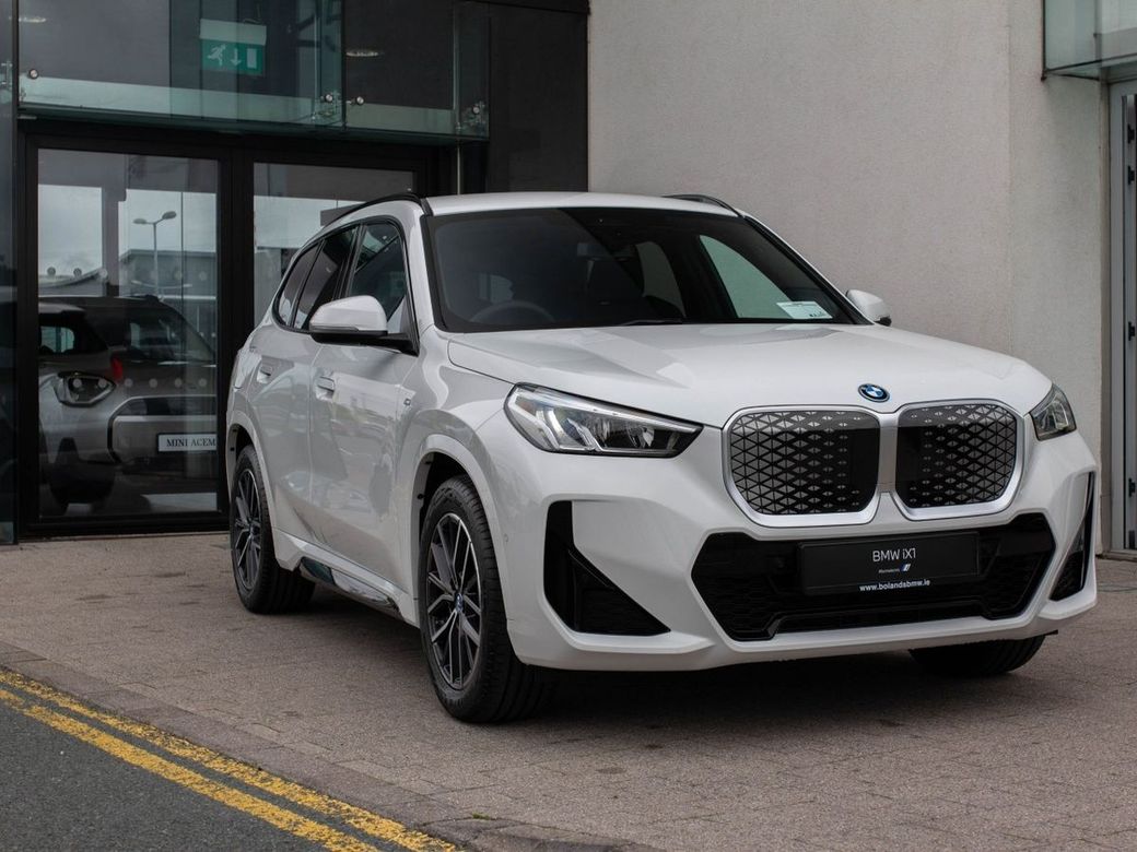 2025 BMW iX1