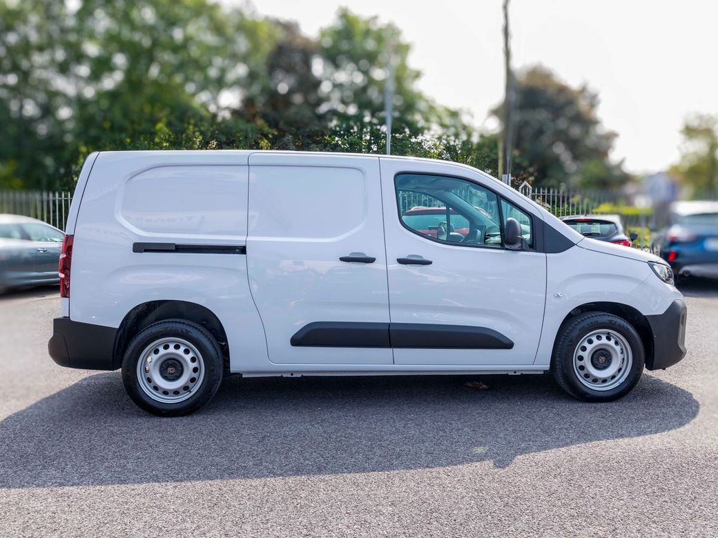 2025 Peugeot Partner